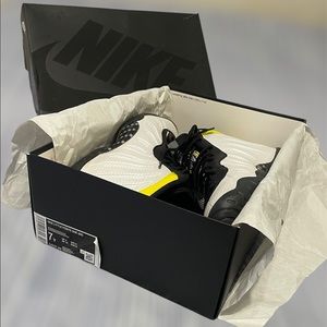 Only worn once (gently used)